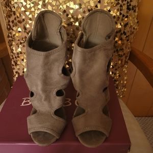 Glamorous and sexy! Taupe Beige Suede Peep Toe Heels